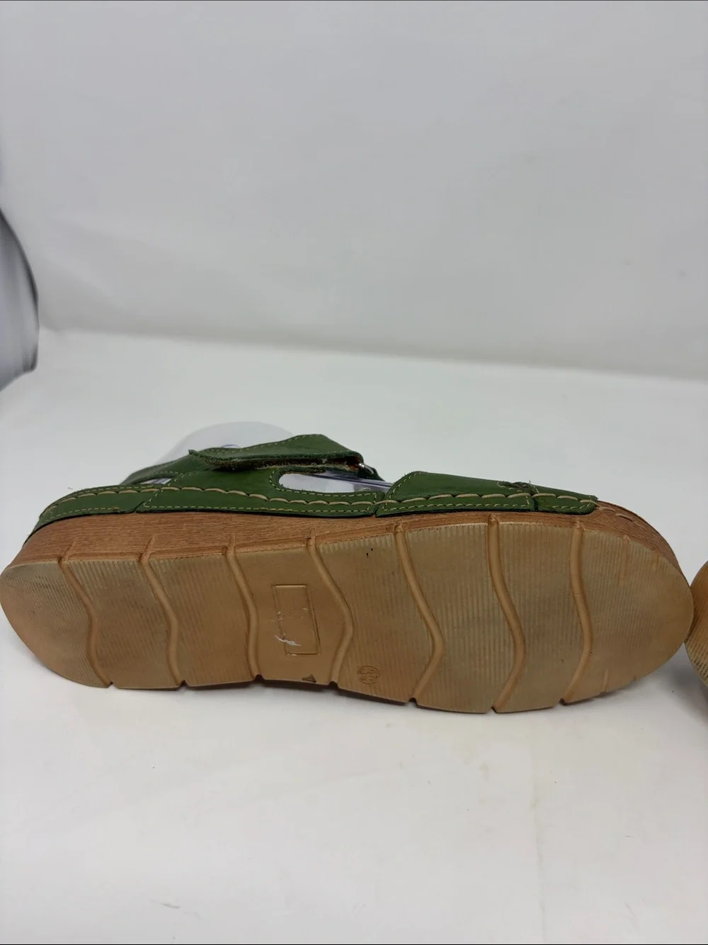 V Italia Leather Green Slingback Sandals Size 8.5 Excellent Condition